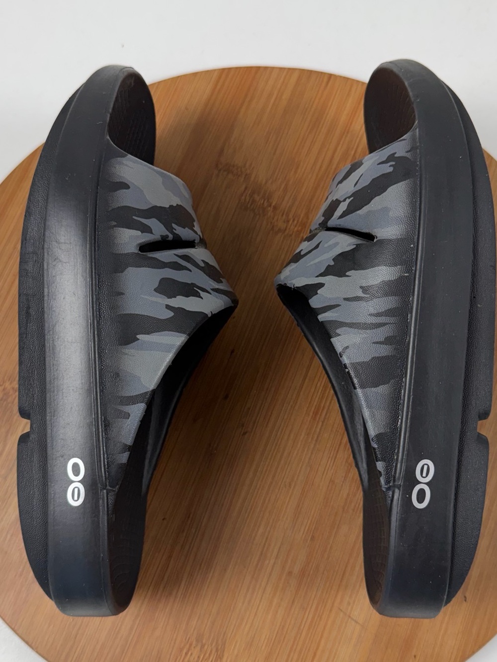 OOFOS OOahh Slide Sandals in Black and Gray Camo - Picture 6 of 9